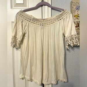 Crochet flowy top is giving renaissance